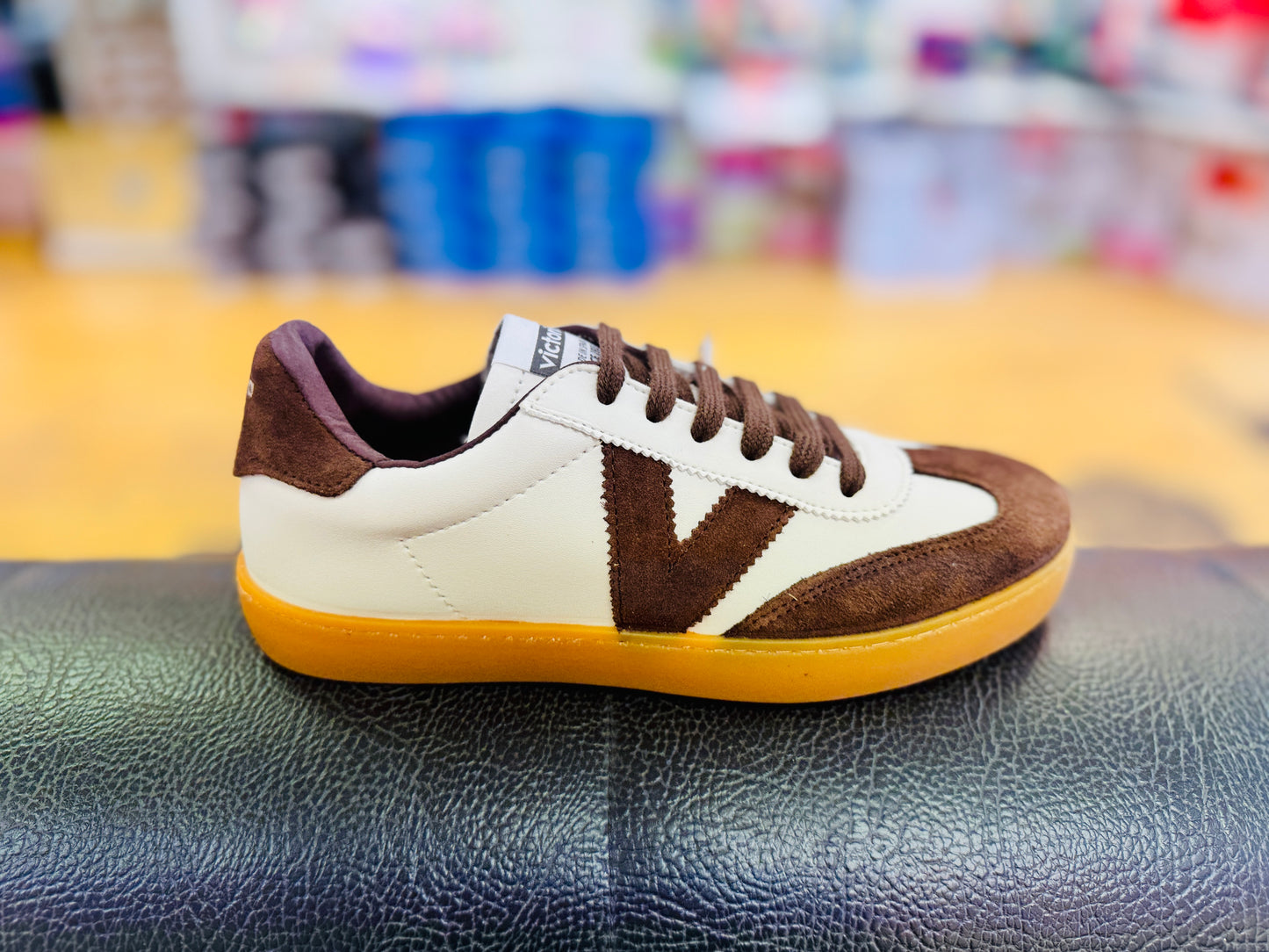 Victoria trainer white chocolate leather - 1126207