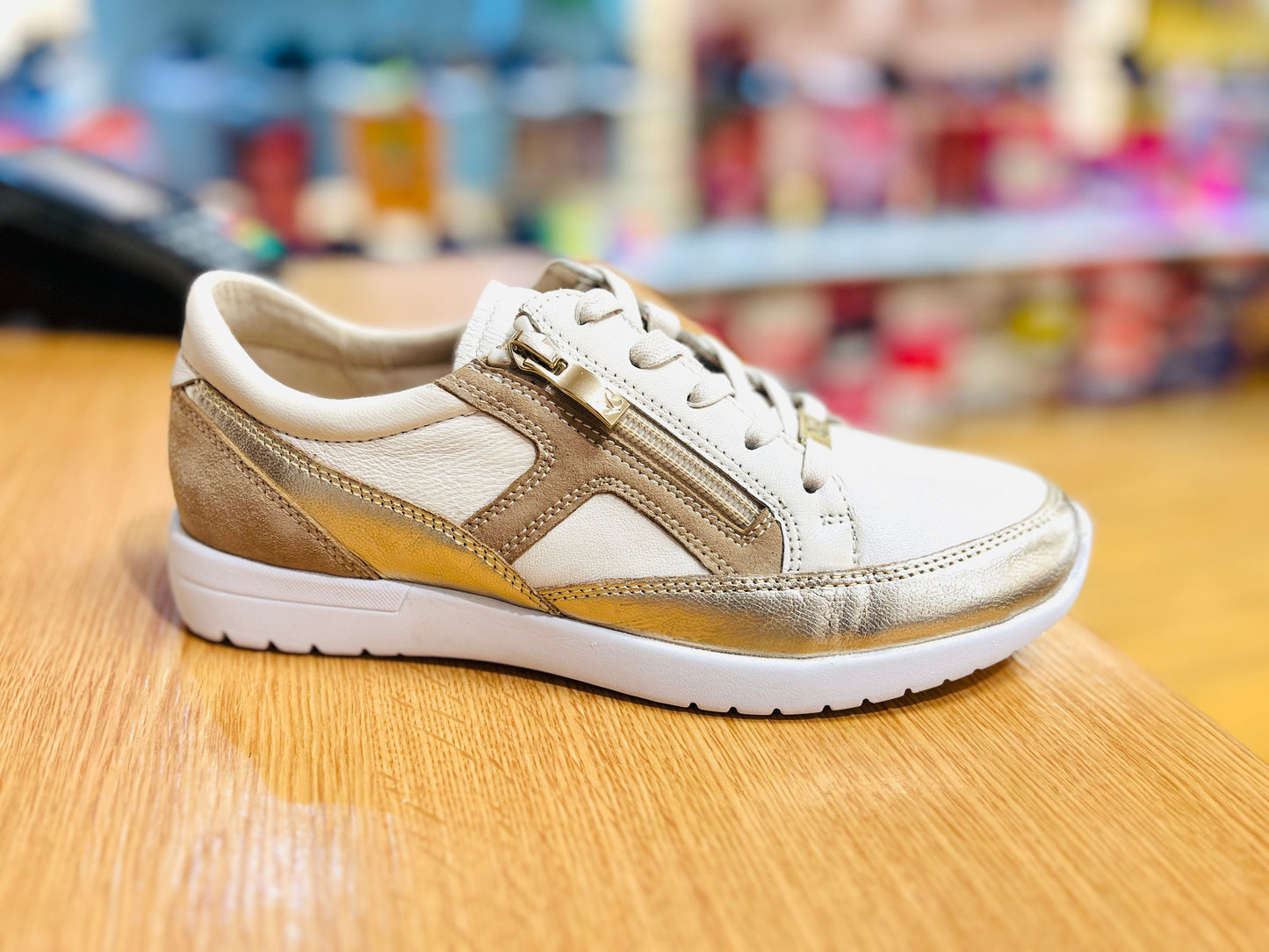 Caprice 23751 sand gold trainer