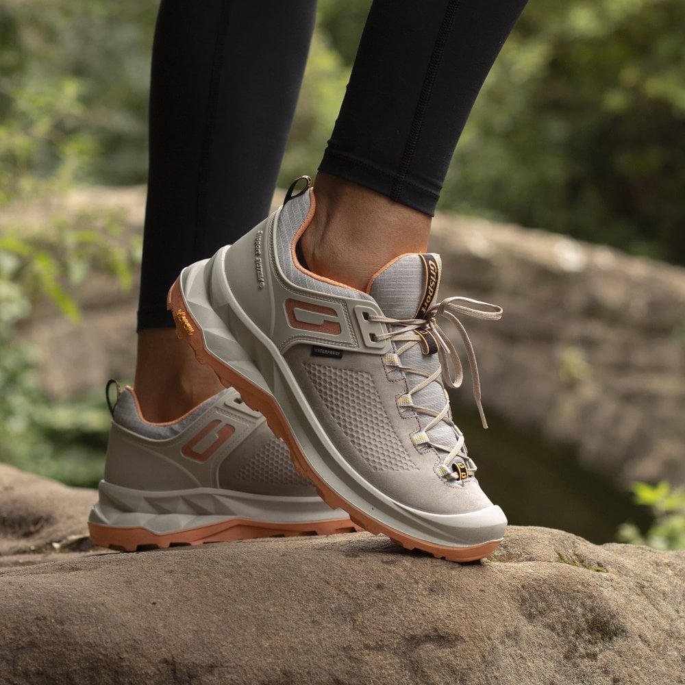 Gri Sport Nomad waterproof trainer
