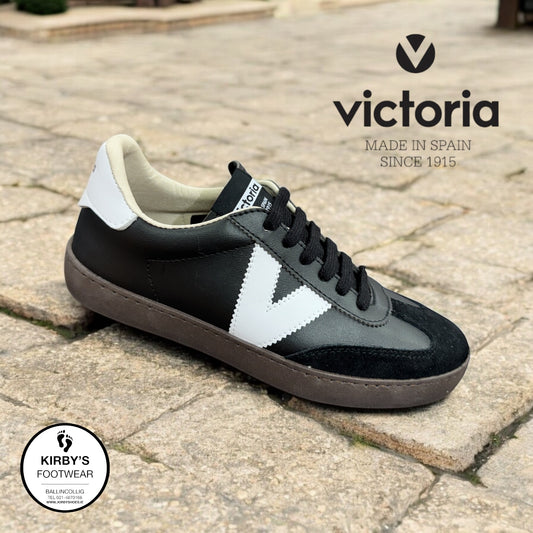 Victoria trainer black white
