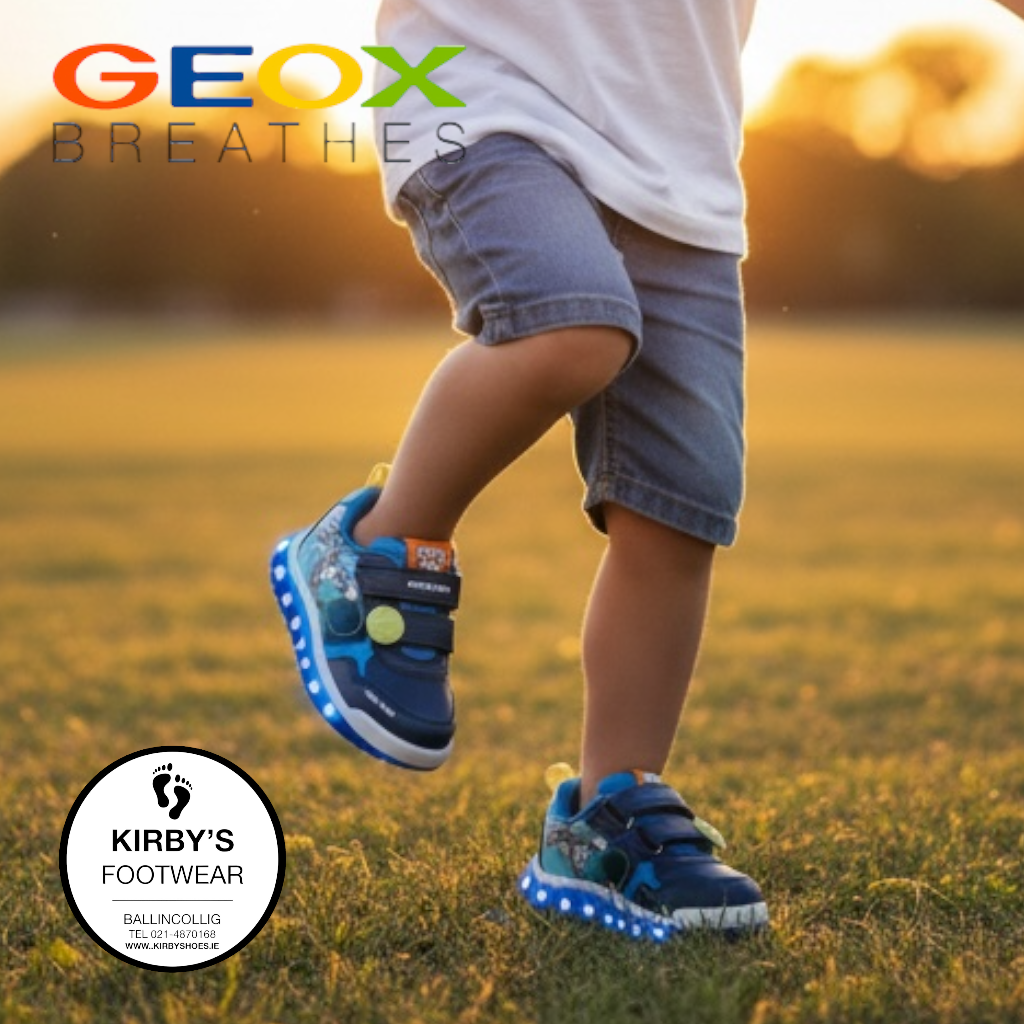 Geox Bugs Bunny  trainers lights lightyloo - Kirbys Footwear Ltd