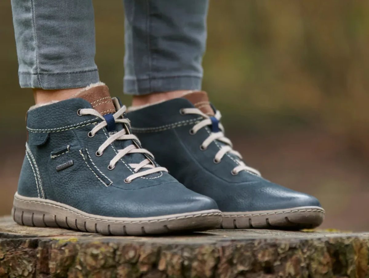 Josef Seibel Steffi 53 boot waterproof navy – angle view