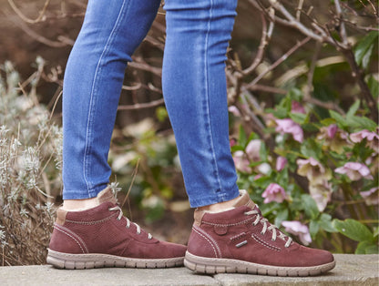 Josef Seibel Steffi boot waterproof burgundy – angle view