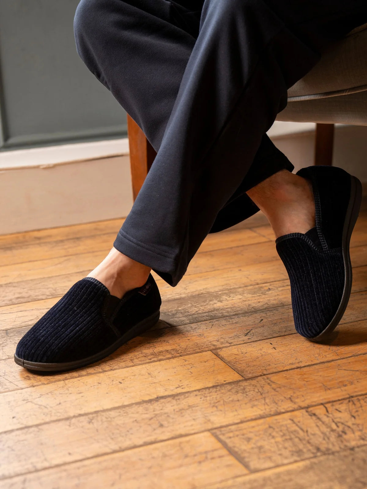 Lazy Dogz Ryan slipper - navy men’s slipper – pair view