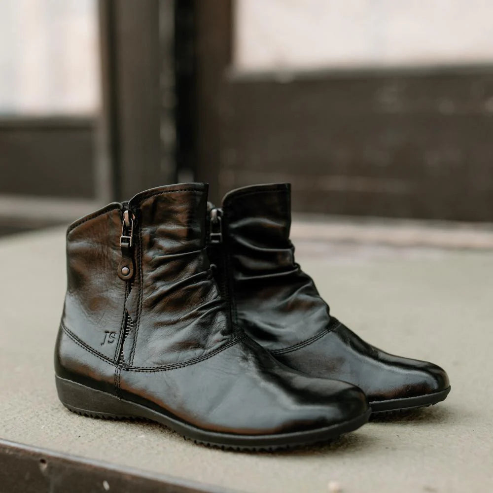 Josef Seibel Naly 24 black leather ladies’ boot – pair view