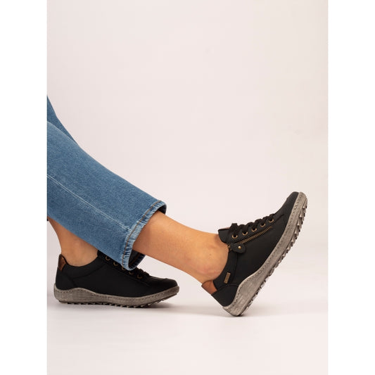 Lunar Sloan waterproof trainer black