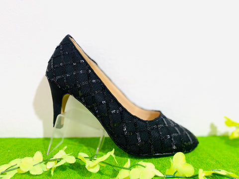 Lotus Lucia black court