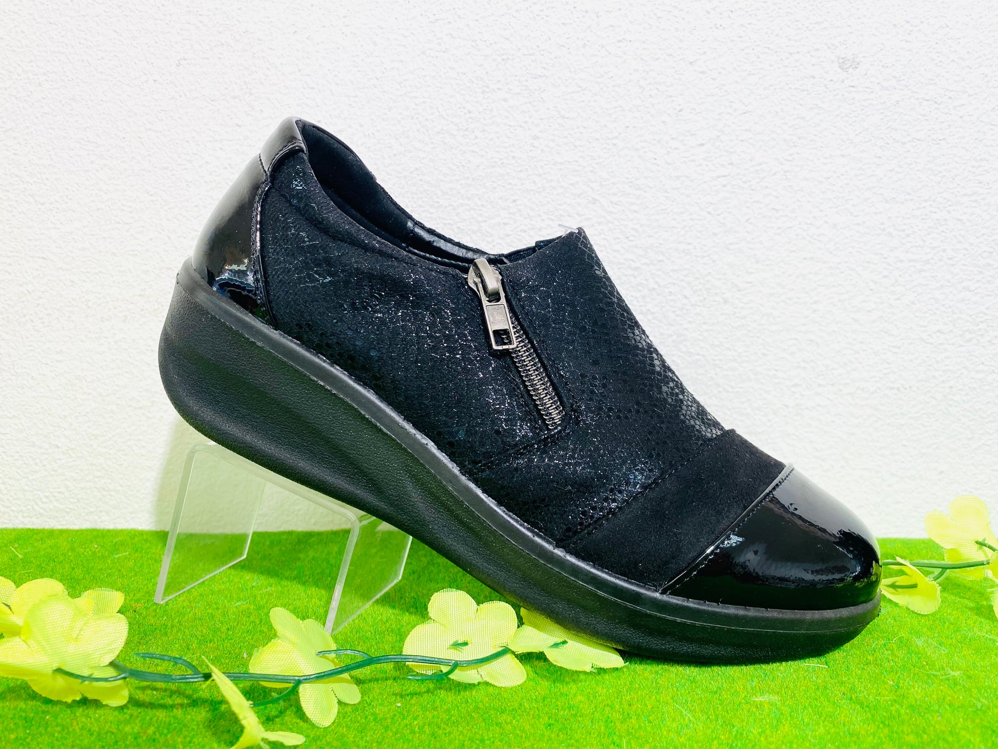 Propet W1524 - Zip shoe black - Kirbys Footwear Ltd